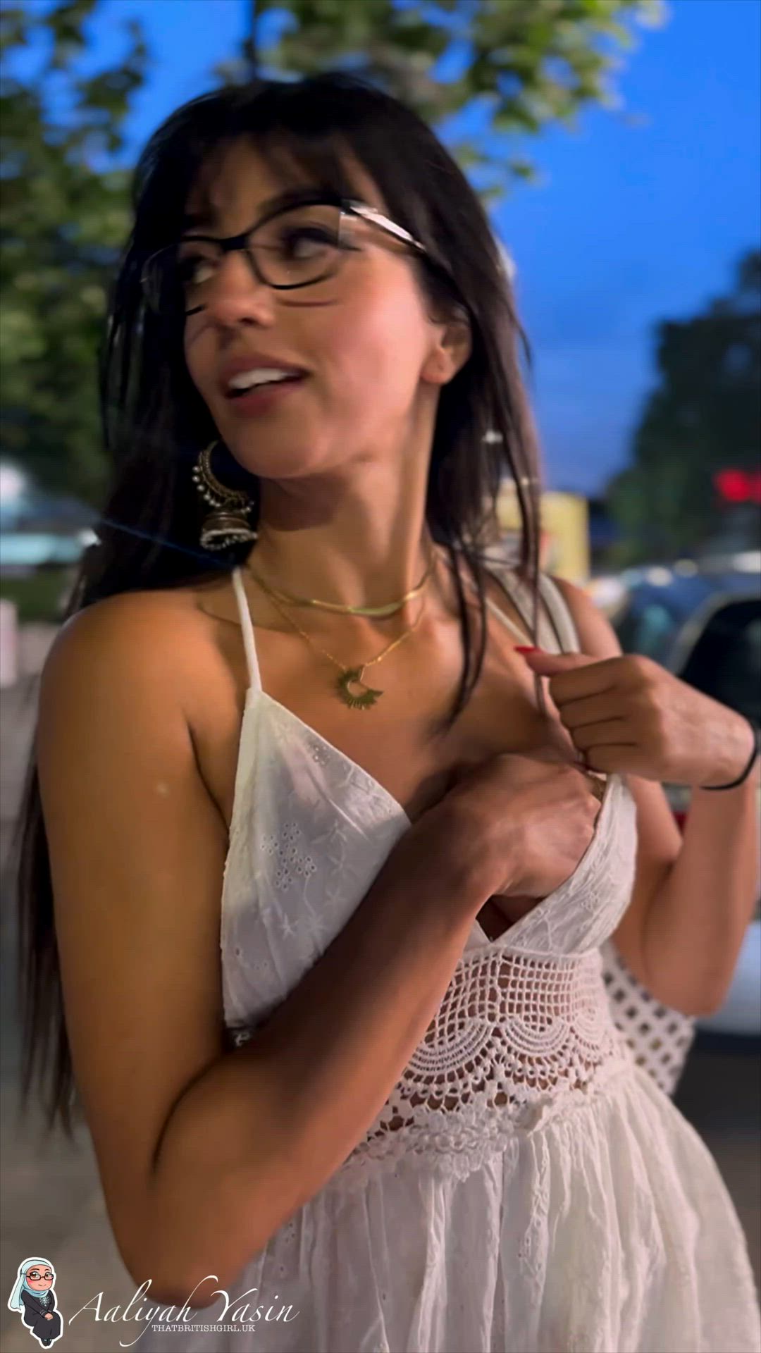 Aaliyah.yasin — Aaliyah, natural tits, public